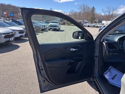 2023 Jeep Cherokee Altitude Lux