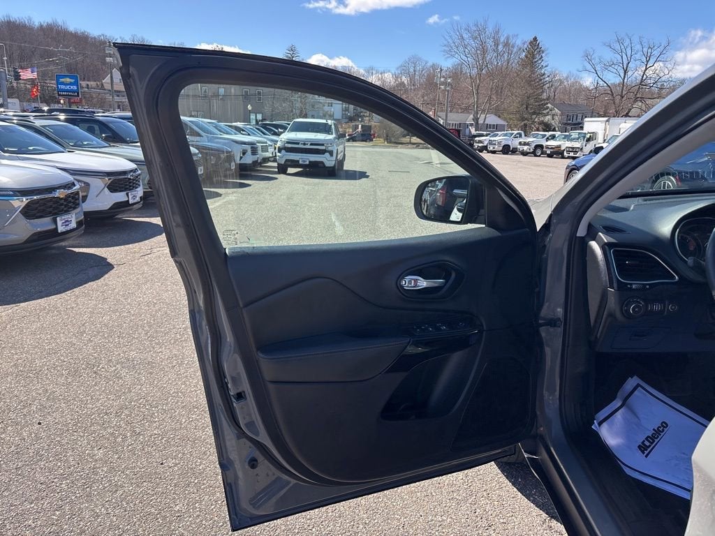 2023 Jeep Cherokee Altitude Lux