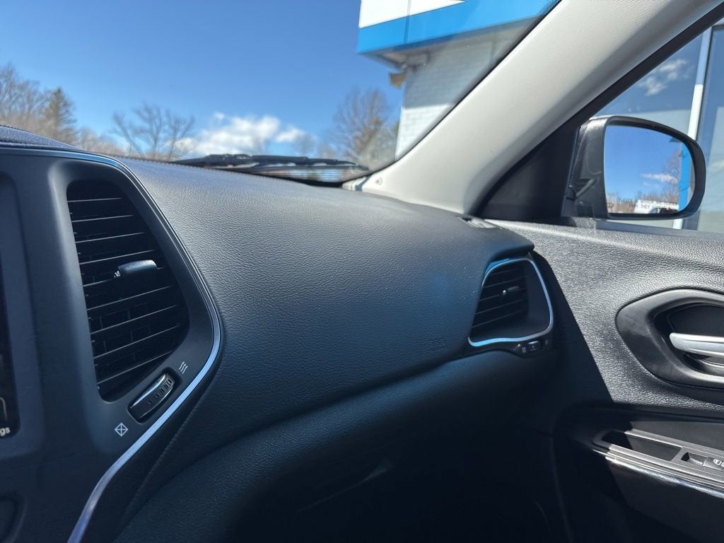 2023 Jeep Cherokee Altitude Lux