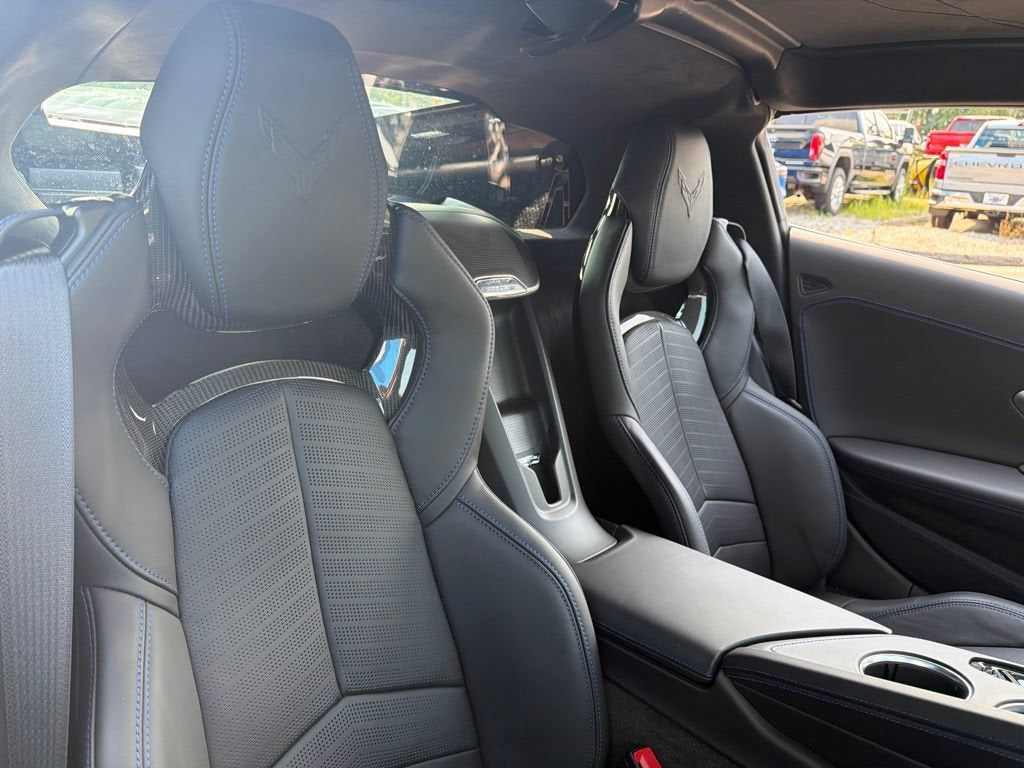 2027 Chevrolet Corvette 3LT - Photo 23