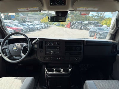 2025 Chevrolet Express Passenger 1LT