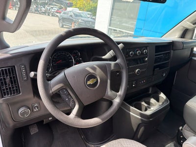 2025 Chevrolet Express Passenger 1LT