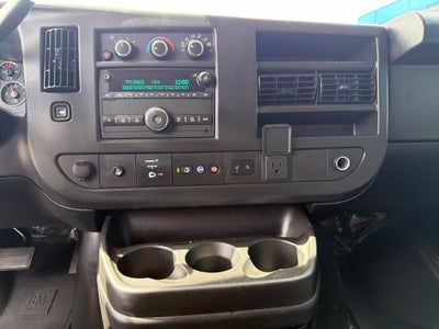 2025 Chevrolet Express Passenger 1LT