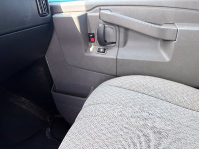 2025 Chevrolet Express Passenger 1LT