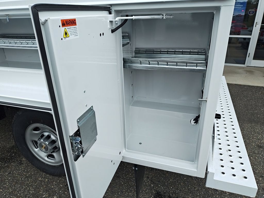 2026 Chevrolet Express Cutaway 3500 1WT