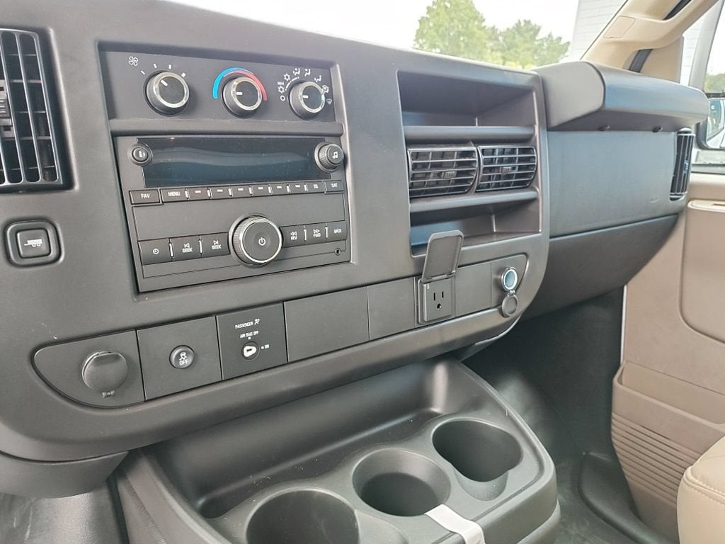 2026 Chevrolet Express Cutaway 3500 1WT