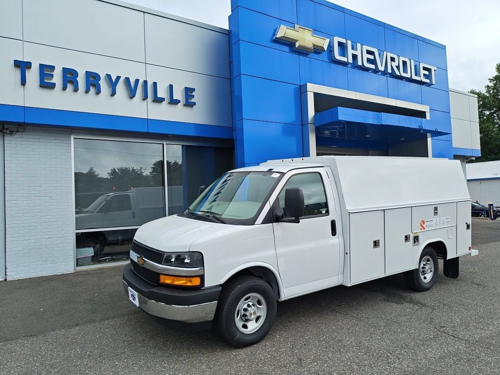 2026 Chevrolet Express Cutaway 3500 1WT