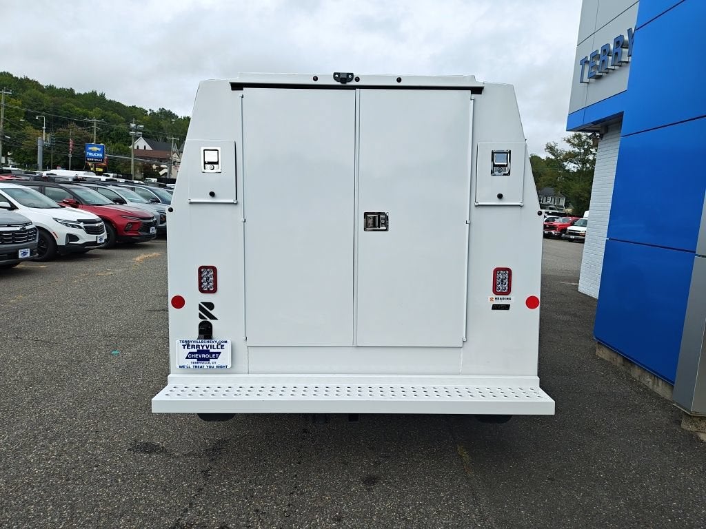 2026 Chevrolet Express Cutaway 3500 1WT