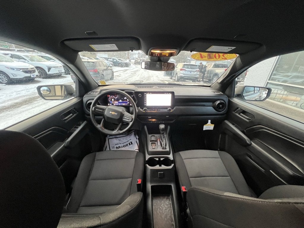 2024 Chevrolet Colorado WT