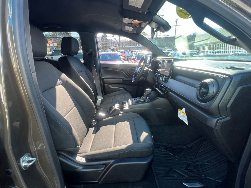 2024 Chevrolet Colorado WT