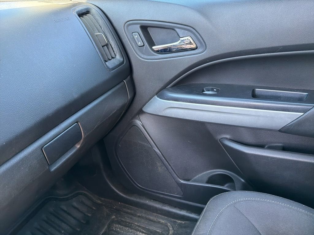 2021 Chevrolet Colorado LT - Photo 16