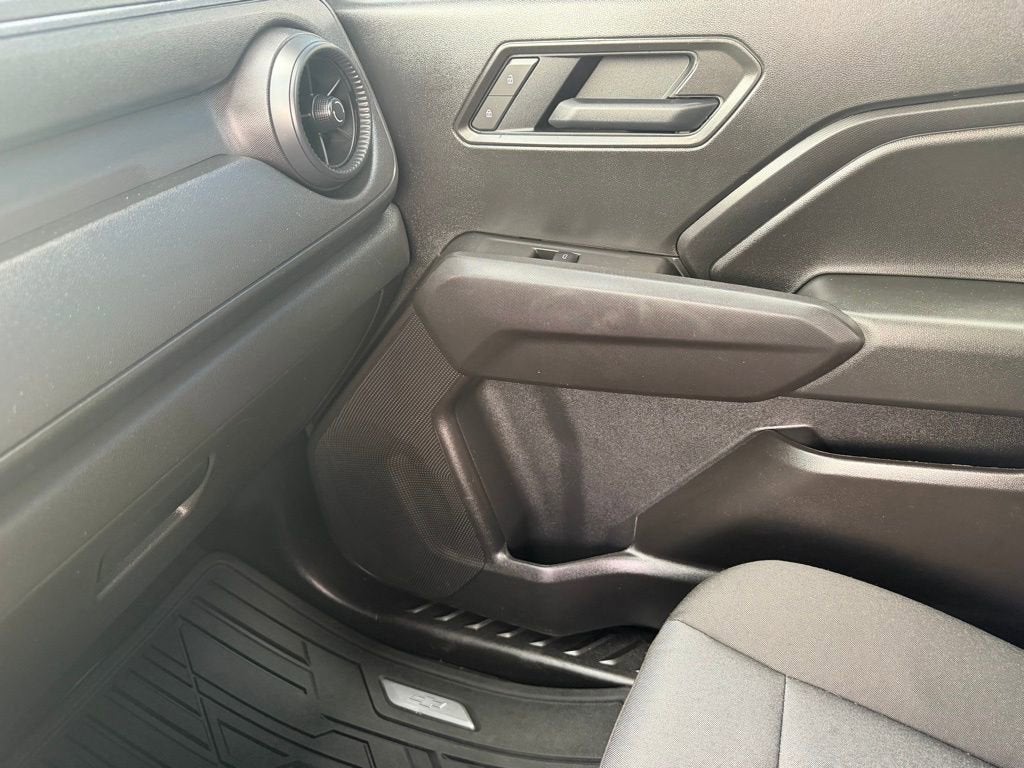 2025 Chevrolet Colorado WT/LT
