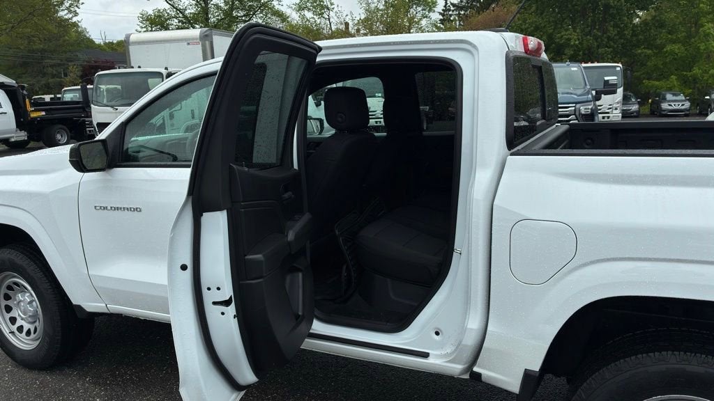 2025 Chevrolet Colorado WT/LT