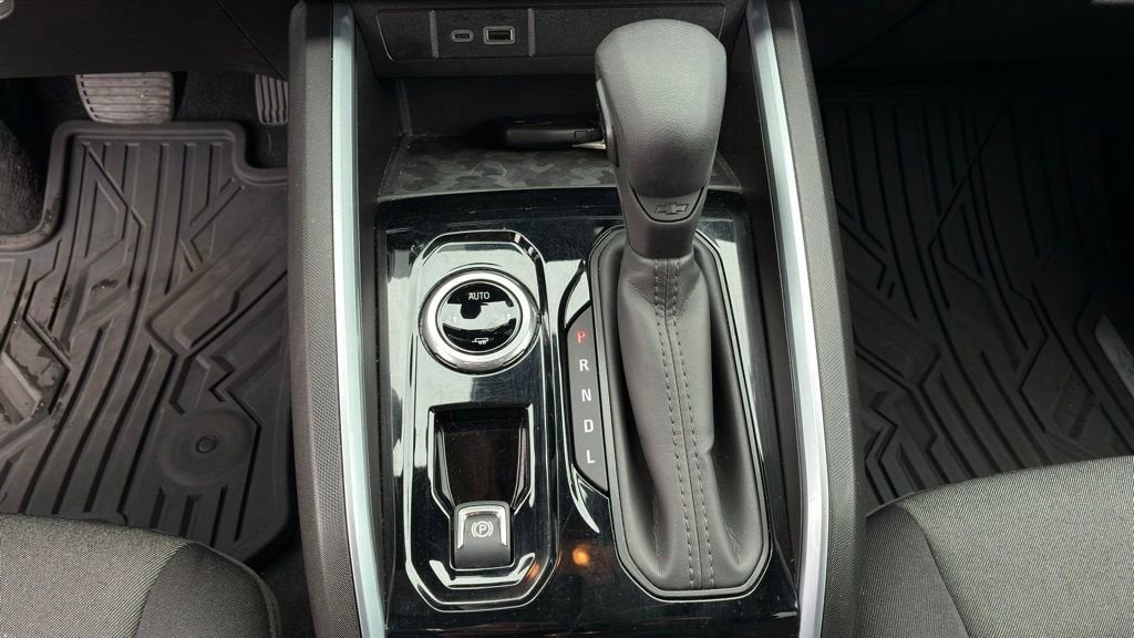 2025 Chevrolet Colorado WT/LT