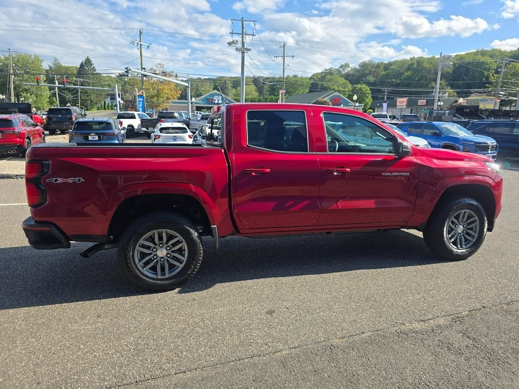 2025 Chevrolet Colorado WT/LT
