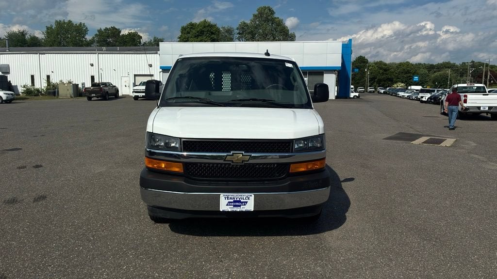 2025 Chevrolet Express Cargo WT