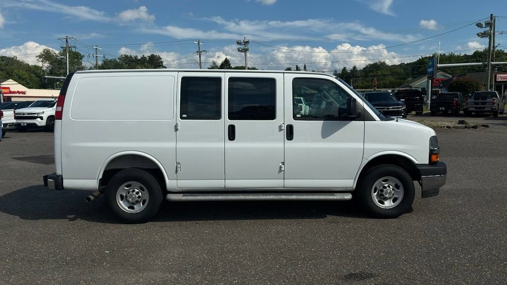 2025 Chevrolet Express Cargo WT