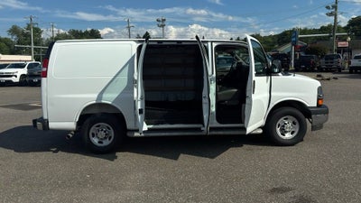 2025 Chevrolet Express Cargo WT