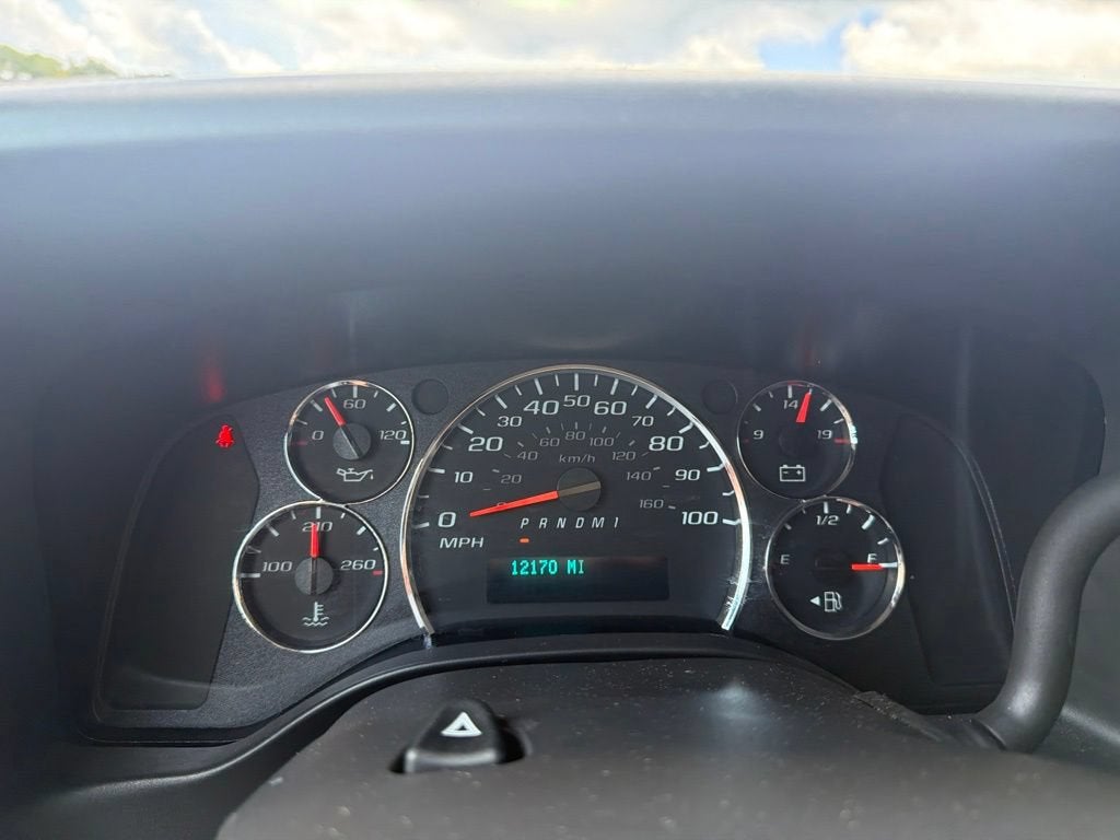 2025 Chevrolet Express Cargo WT