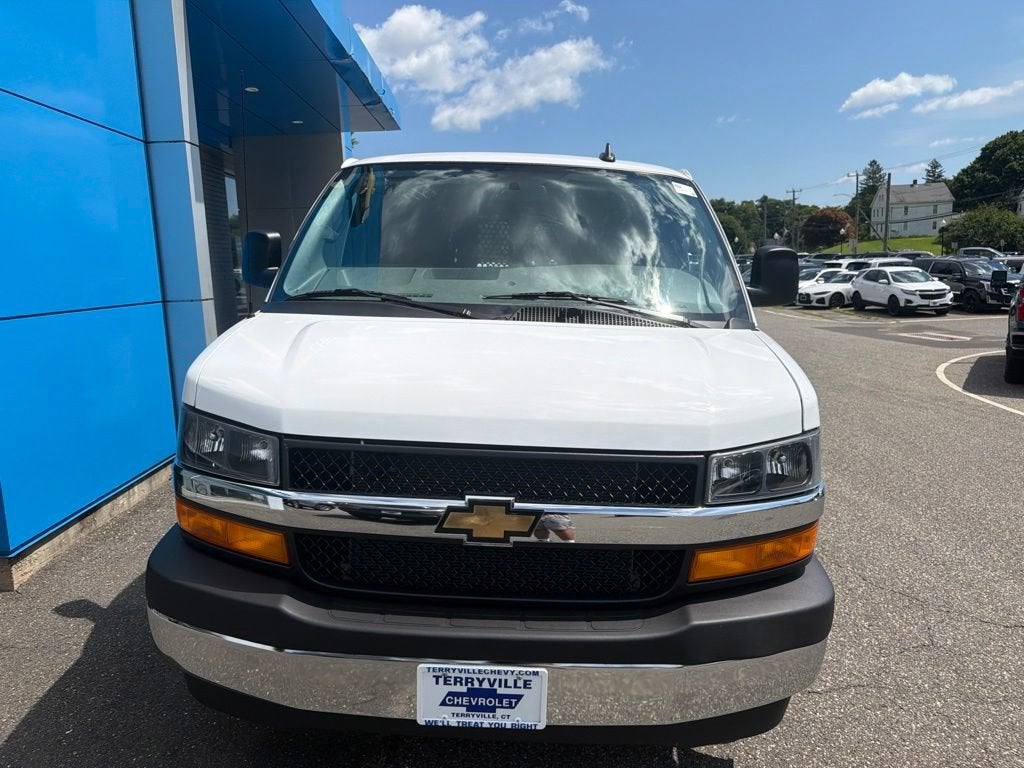 2025 Chevrolet Express Cargo WT