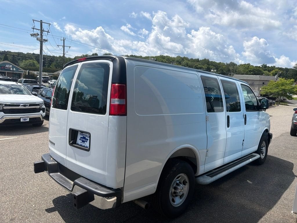 2025 Chevrolet Express Cargo WT
