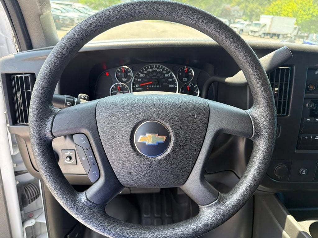 2025 Chevrolet Express Cargo WT