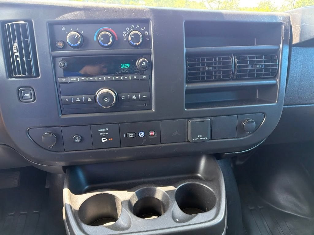 2025 Chevrolet Express Cargo WT