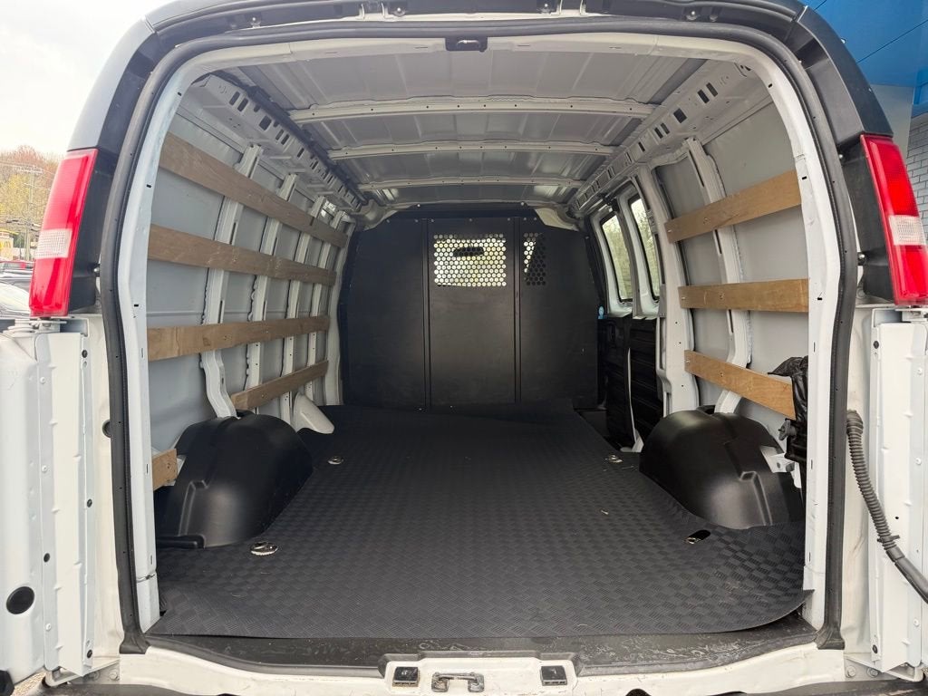 2024 Chevrolet Express Cargo 2500 WT