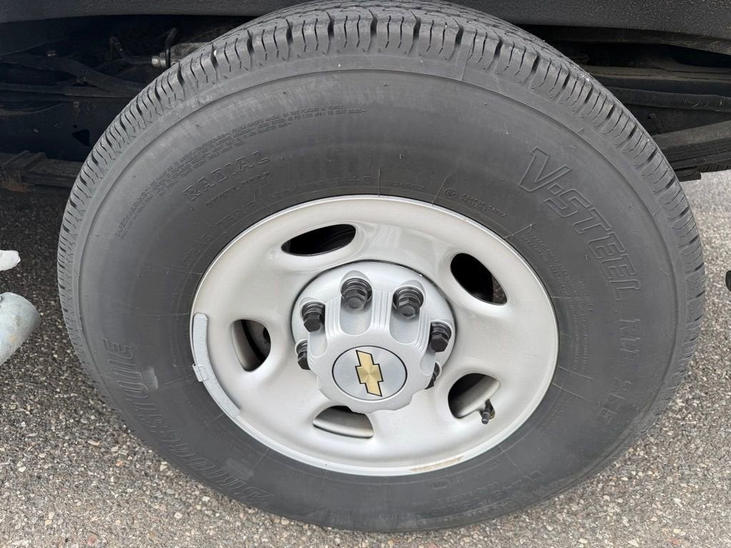 2024 Chevrolet Express Cargo 2500 WT
