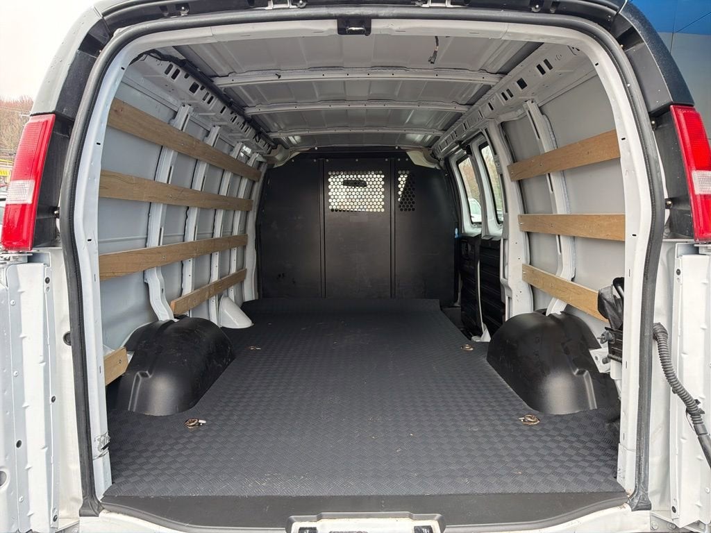 2024 Chevrolet Express Cargo 2500 WT