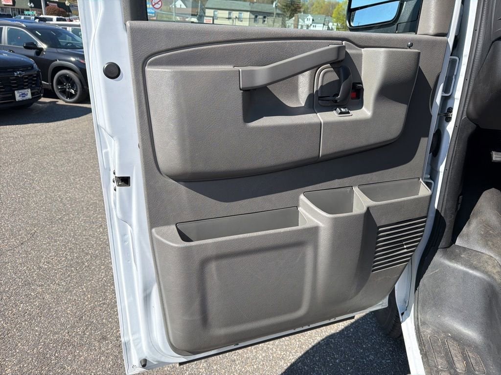 2024 Chevrolet Express Cargo 2500 WT