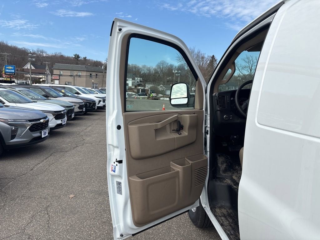 2026 Chevrolet Express Cargo 2500 WT