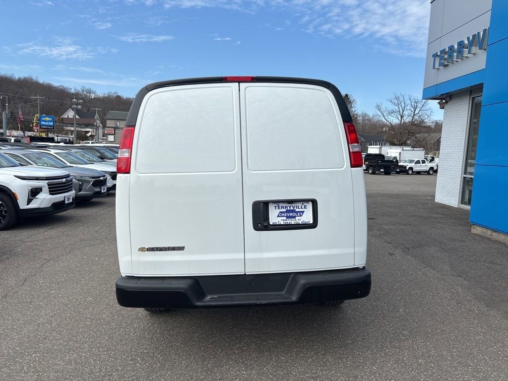 2026 Chevrolet Express Cargo 2500 WT