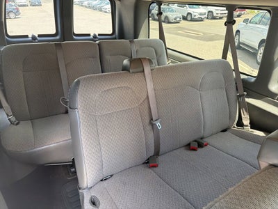 2025 GMC Savana Passenger LT