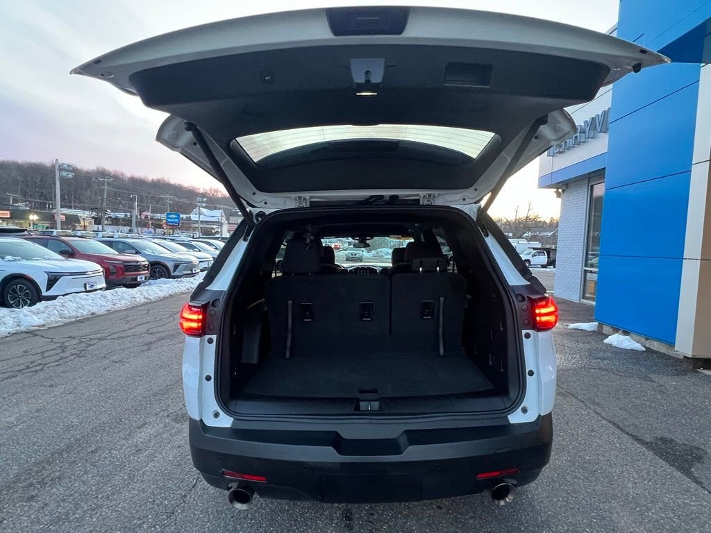 2022 Chevrolet Traverse LT Cloth