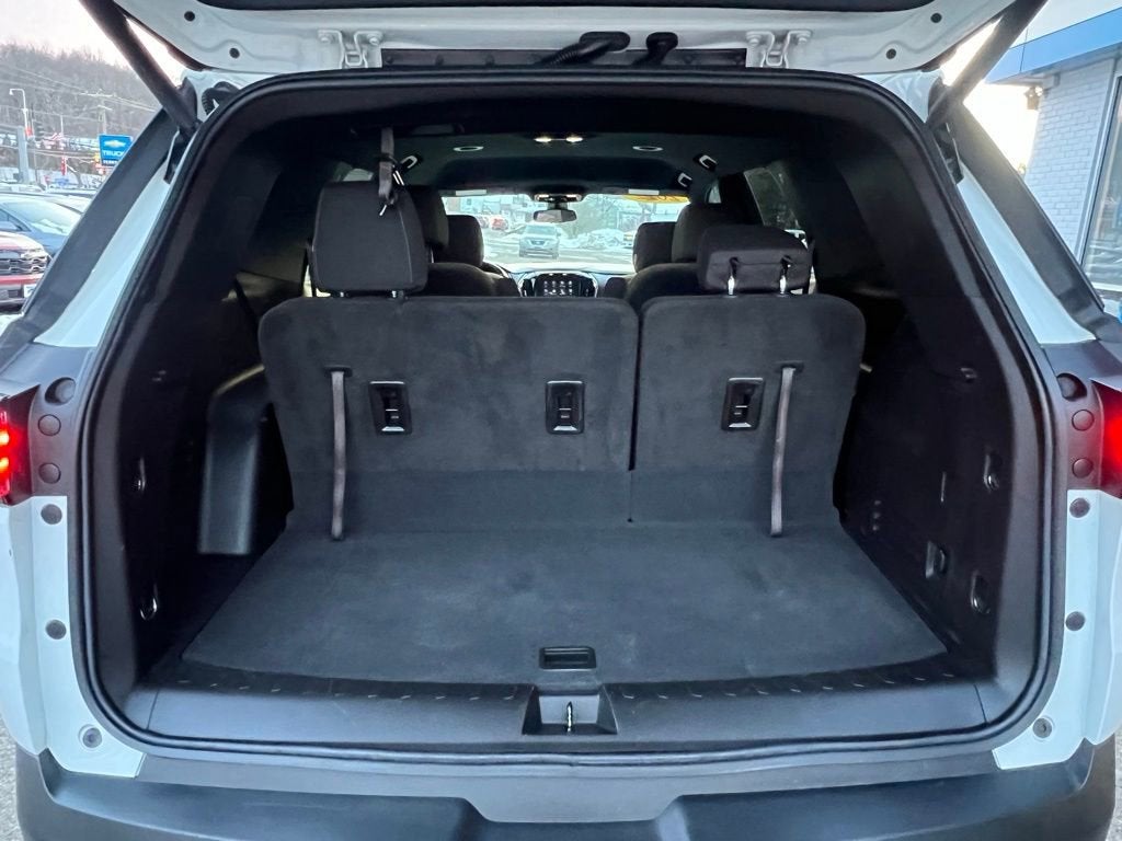 2022 Chevrolet Traverse LT Cloth