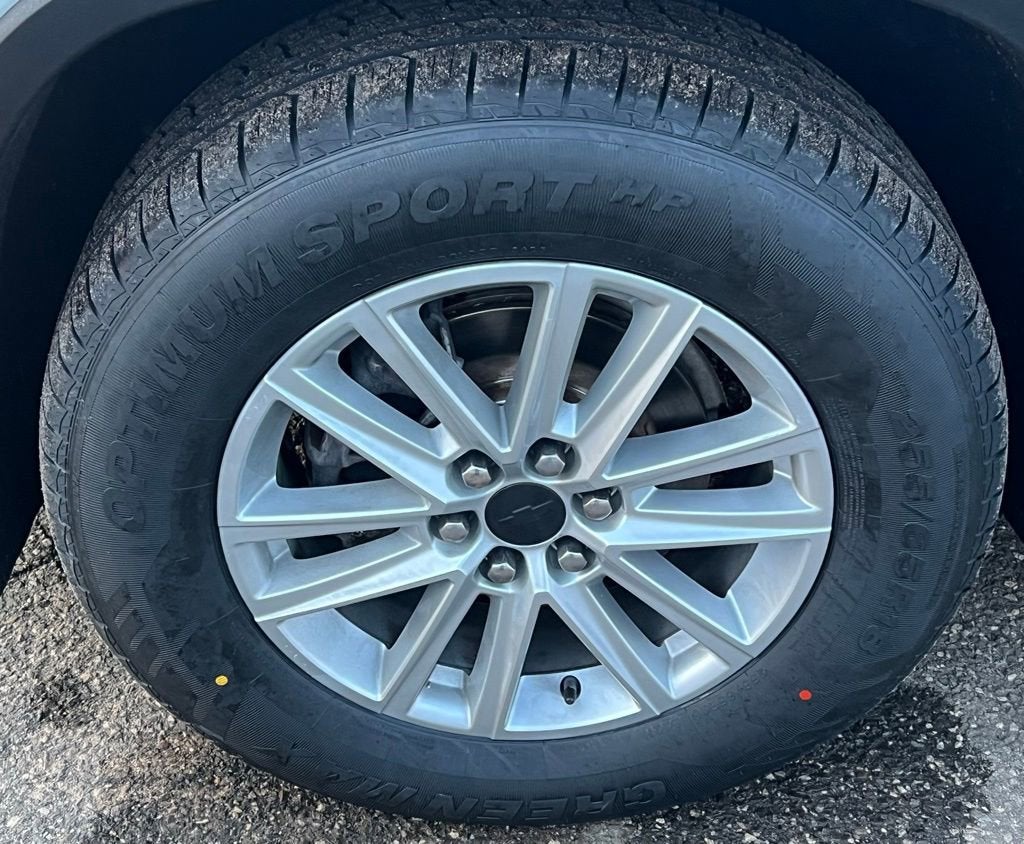 2022 Chevrolet Traverse LT Cloth