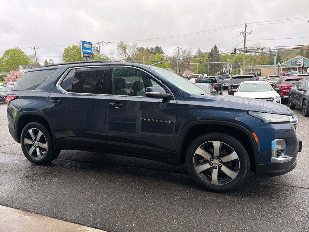 2023 Chevrolet Traverse LT Leather