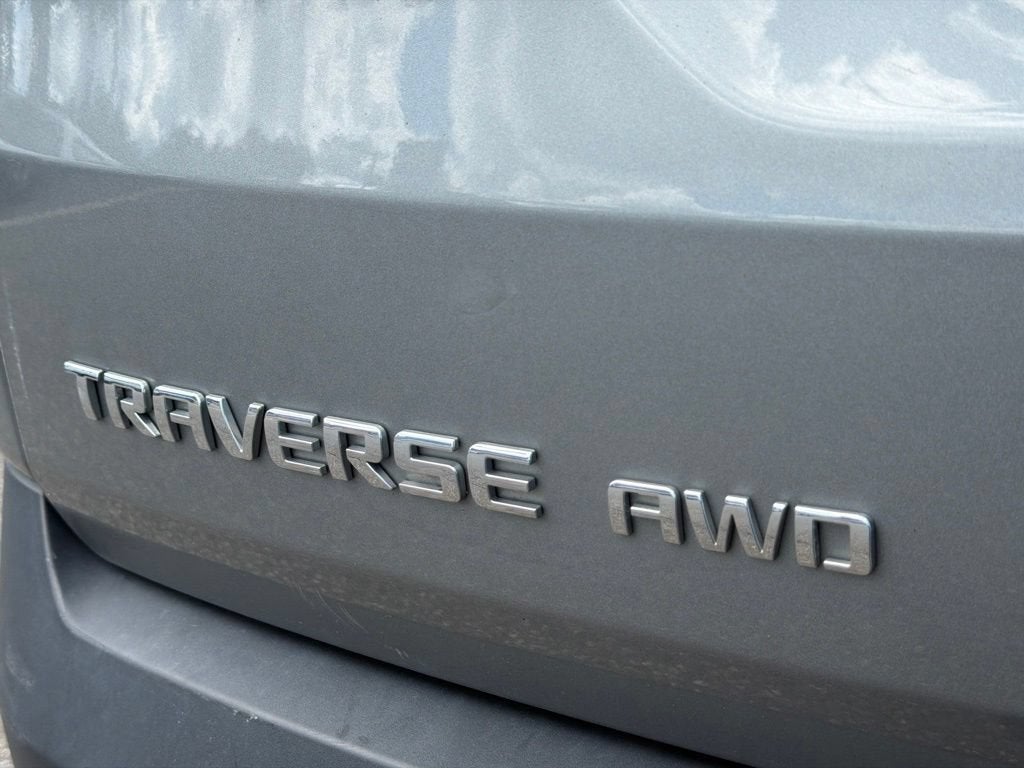 2023 Chevrolet Traverse LT Leather