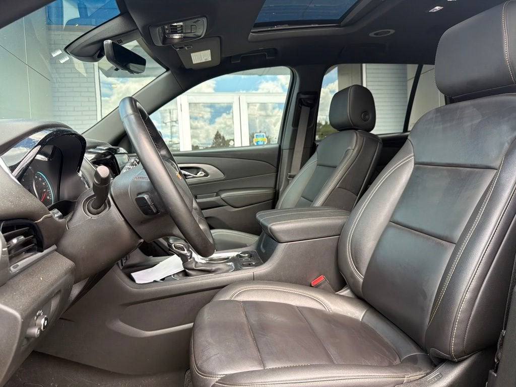 2023 Chevrolet Traverse LT Leather