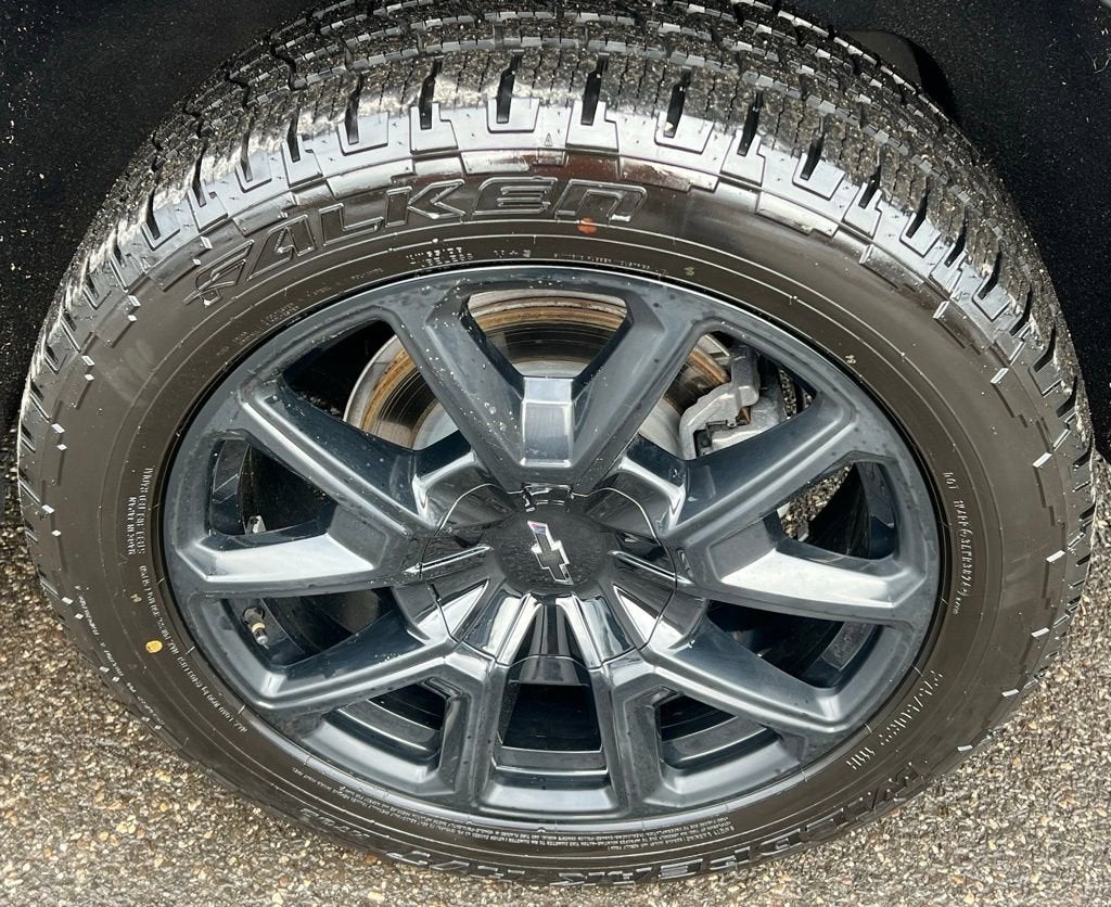 2023 Chevrolet Suburban RST