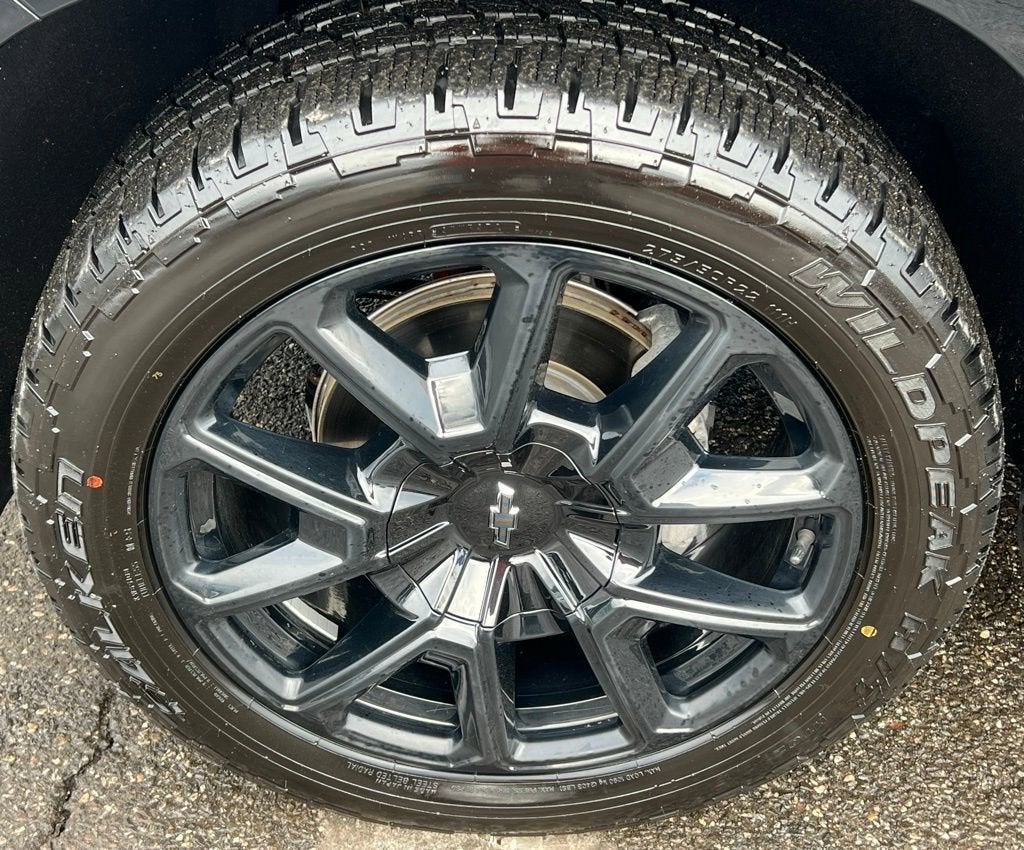 2023 Chevrolet Suburban RST