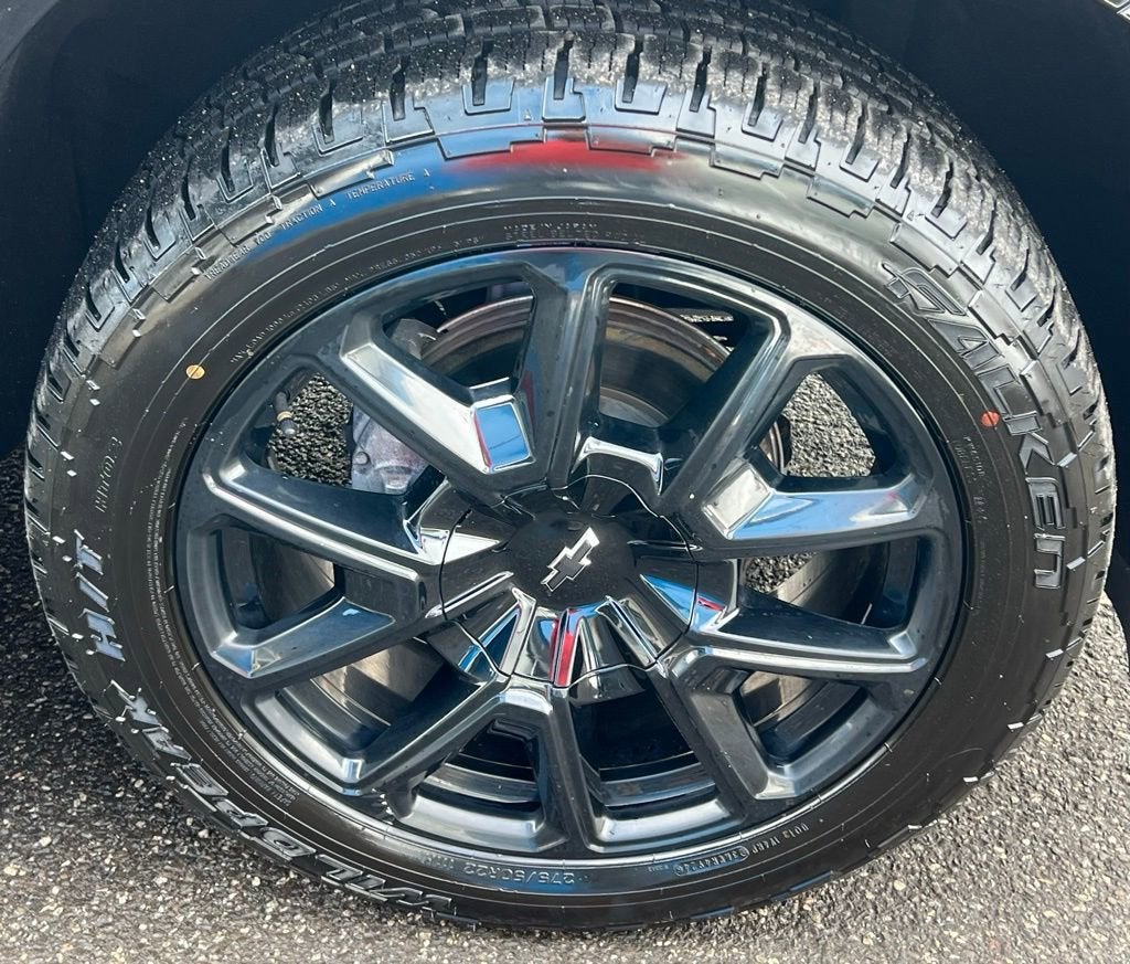 2023 Chevrolet Suburban RST