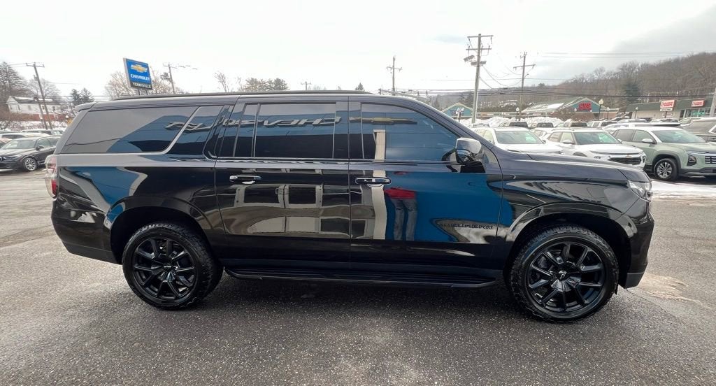 2023 Chevrolet Suburban RST