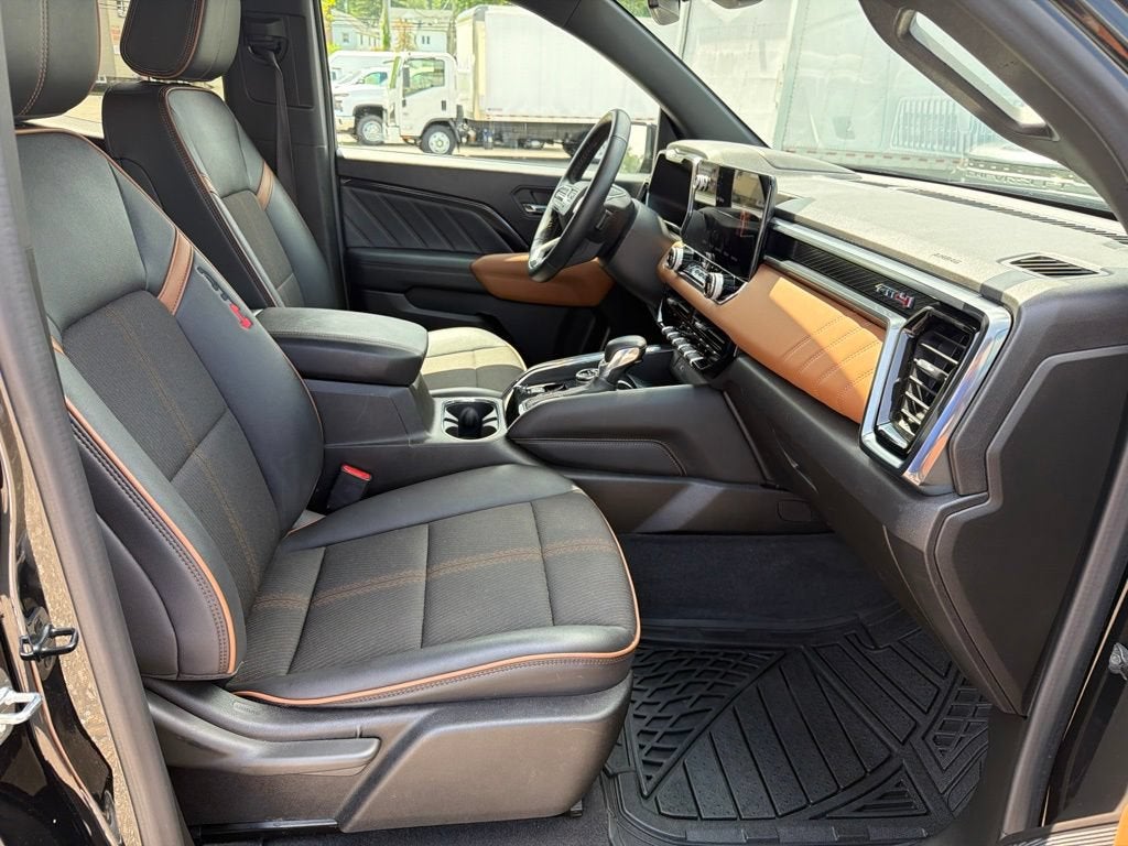 2024 GMC Canyon AT4