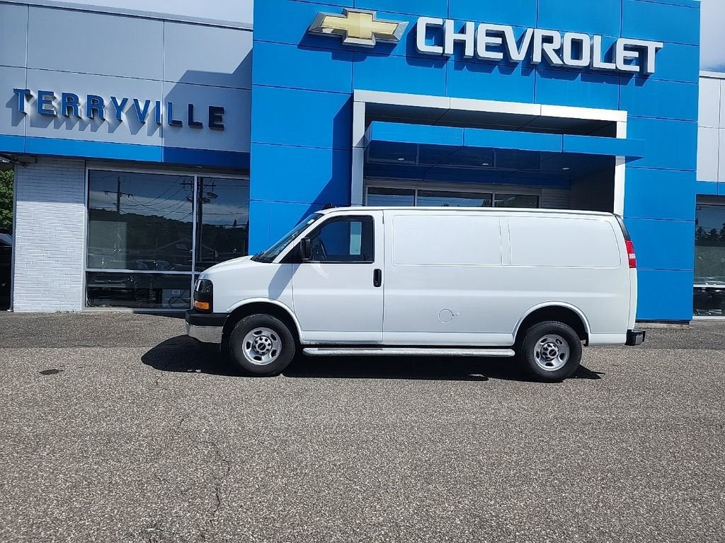 2024 GMC Savana 2500's photo