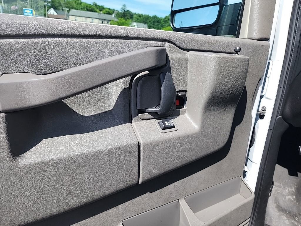 2024 GMC Savana Cargo 2500 Work Van