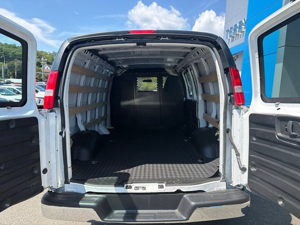 2025 GMC Savana Cargo Work Van