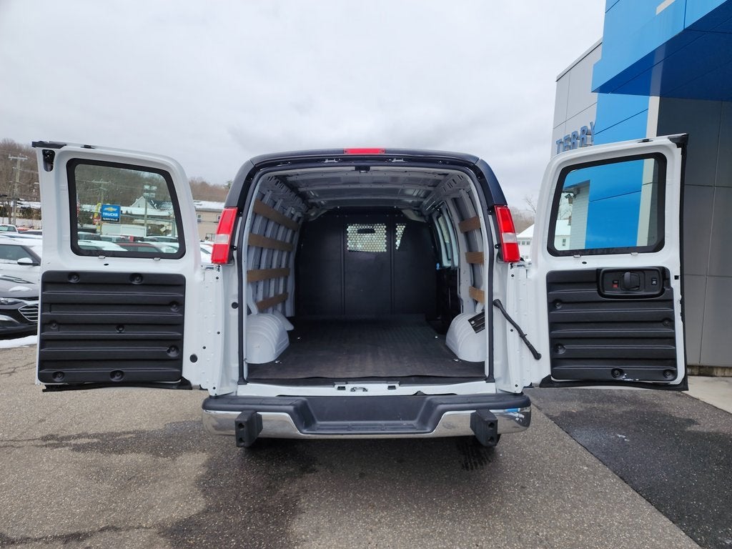 2022 GMC Savana Cargo 2500 Work Van