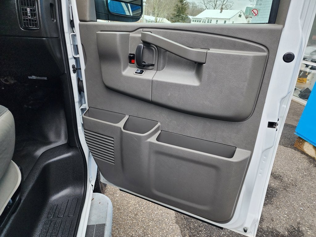 2022 GMC Savana Cargo 2500 Work Van